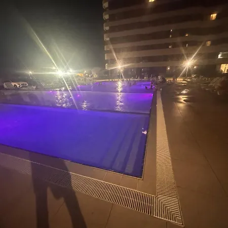 Park Pool Parking Terrace Warna