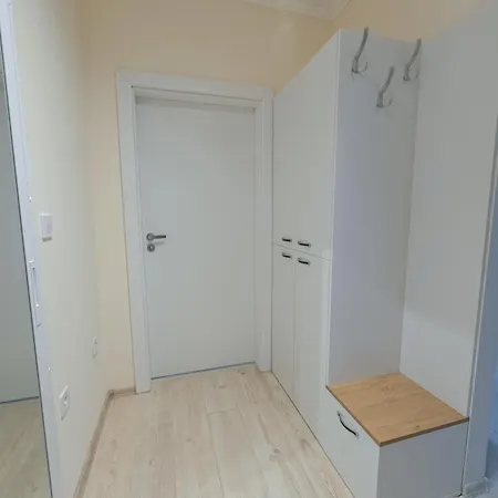 Apartament Park Pool Parking Terrace Airport *